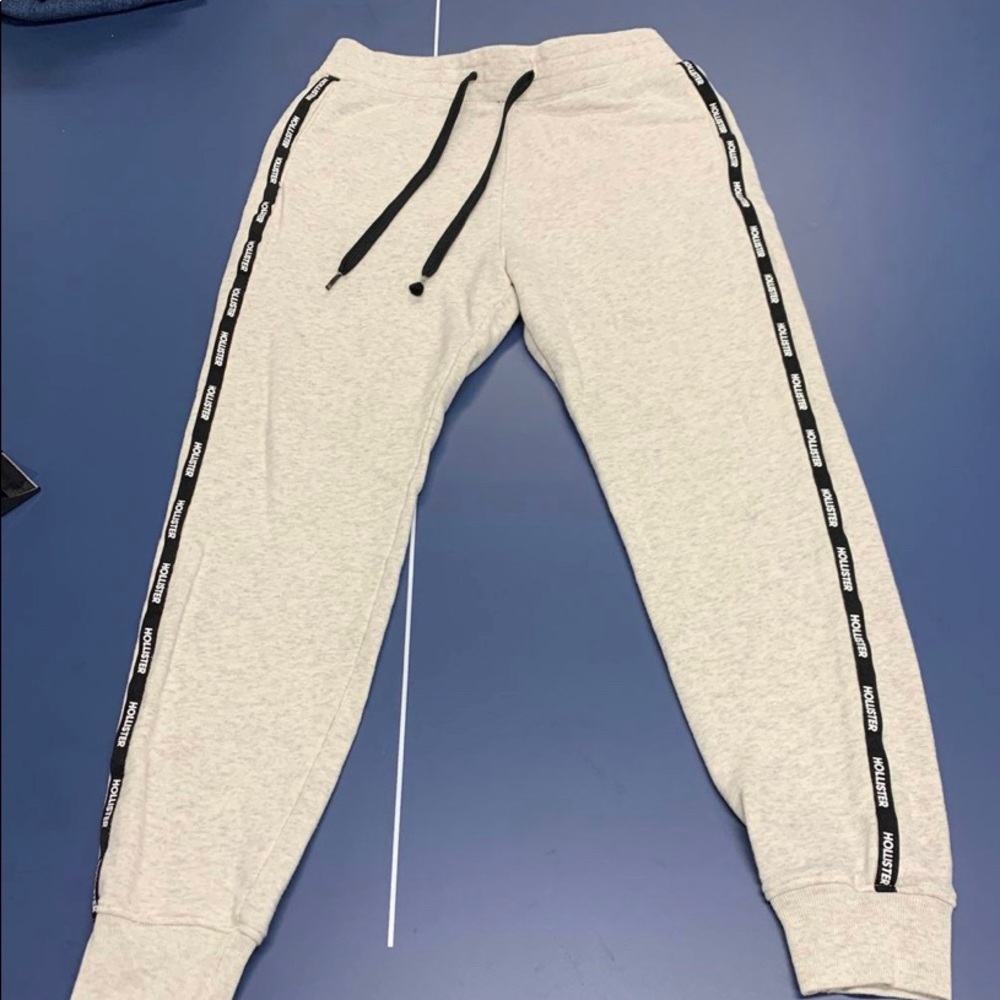Hollister Sweatpants Small